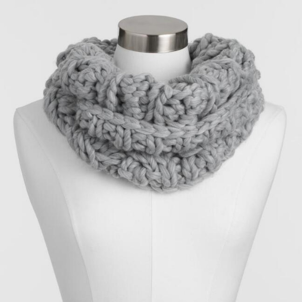 Fashionable Gray Chunky Cable Knit Snood 
Scarf